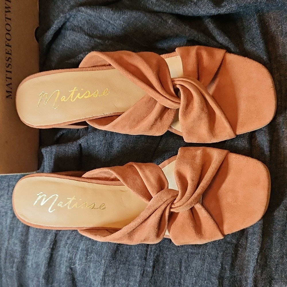Soft Surroundings Knotted Slide Sandals - sz 7